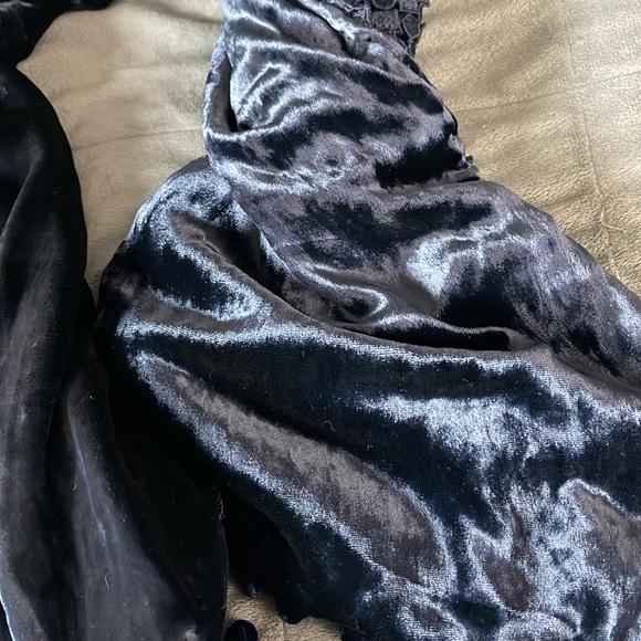 Navy Crocheted and Velvet Scarf - Picture 5 of 7